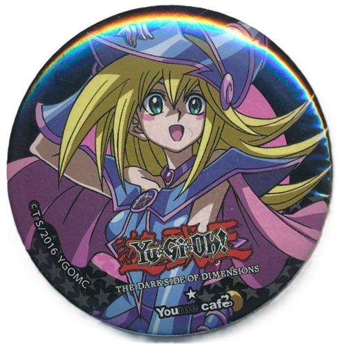 遊戯王　缶バッジ　カフェ　Youme cafe ブラック・マジシャン・ガール 遊戯王 THE DARK SIDE OF DIMENSIONS×Youme cafe 缶バッジ