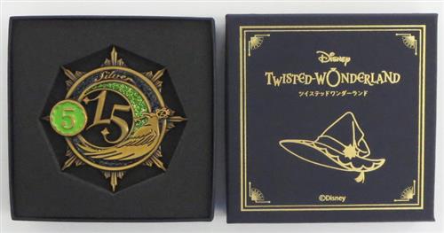 Disney TWISTED-WONDERLAND 魔法帽子の留め具風ブローチ シルバー
