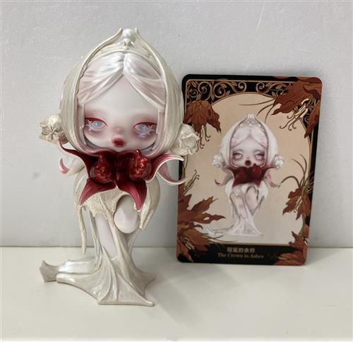 POPMART SKULLPANDA Petals in Four Acts シリーズ The Crown in Ashes 【フィギュア】[POPMART]