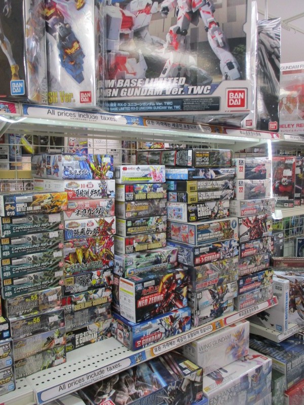 秋葉原店1f ガンプラコーナー展開中 新商品もモリモリ入荷中 コーナー情報 らしんばん