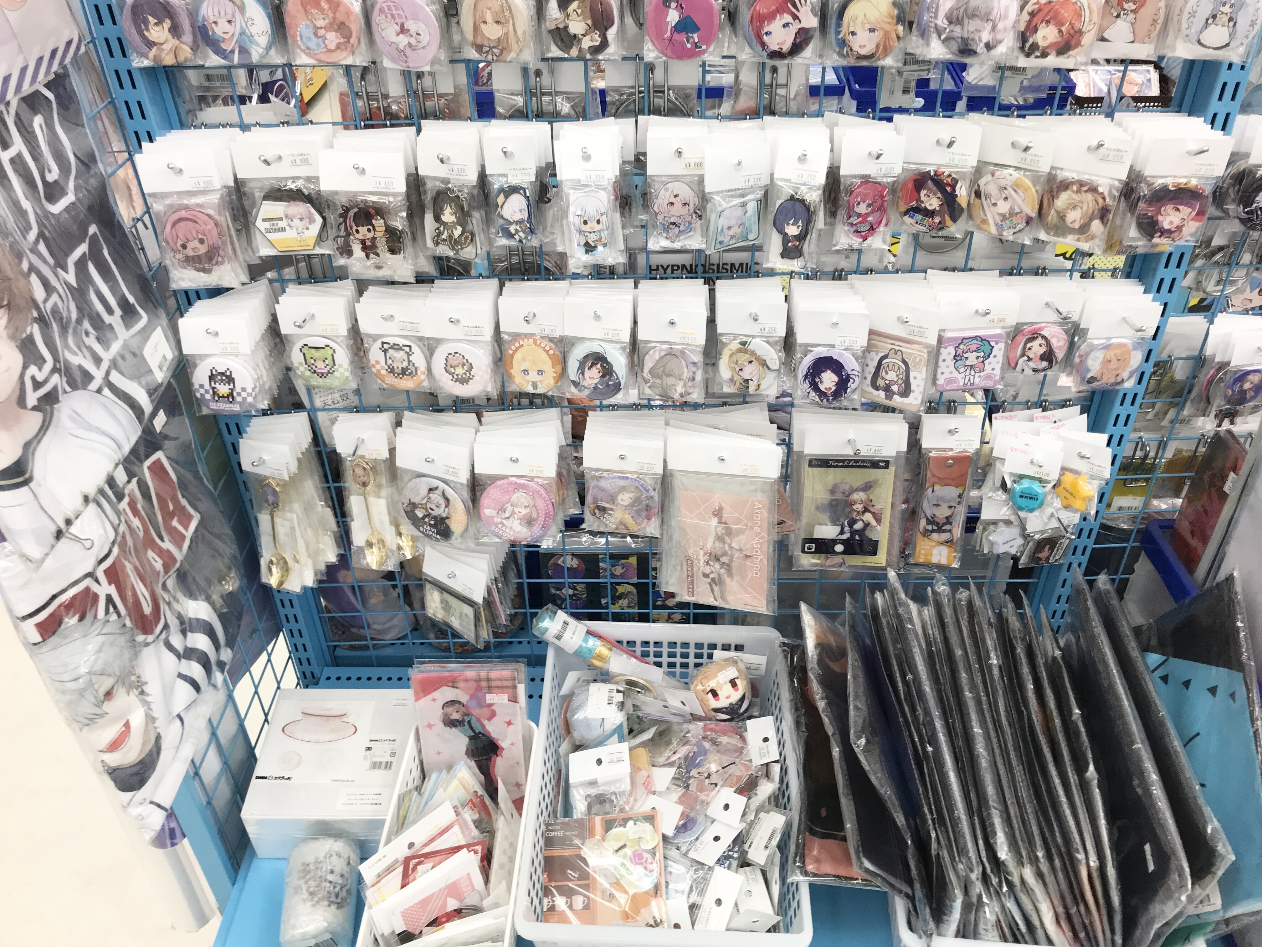 Vtuberグッズをお探しなら】『にじさんじ』コーナー、グッズ展開中です