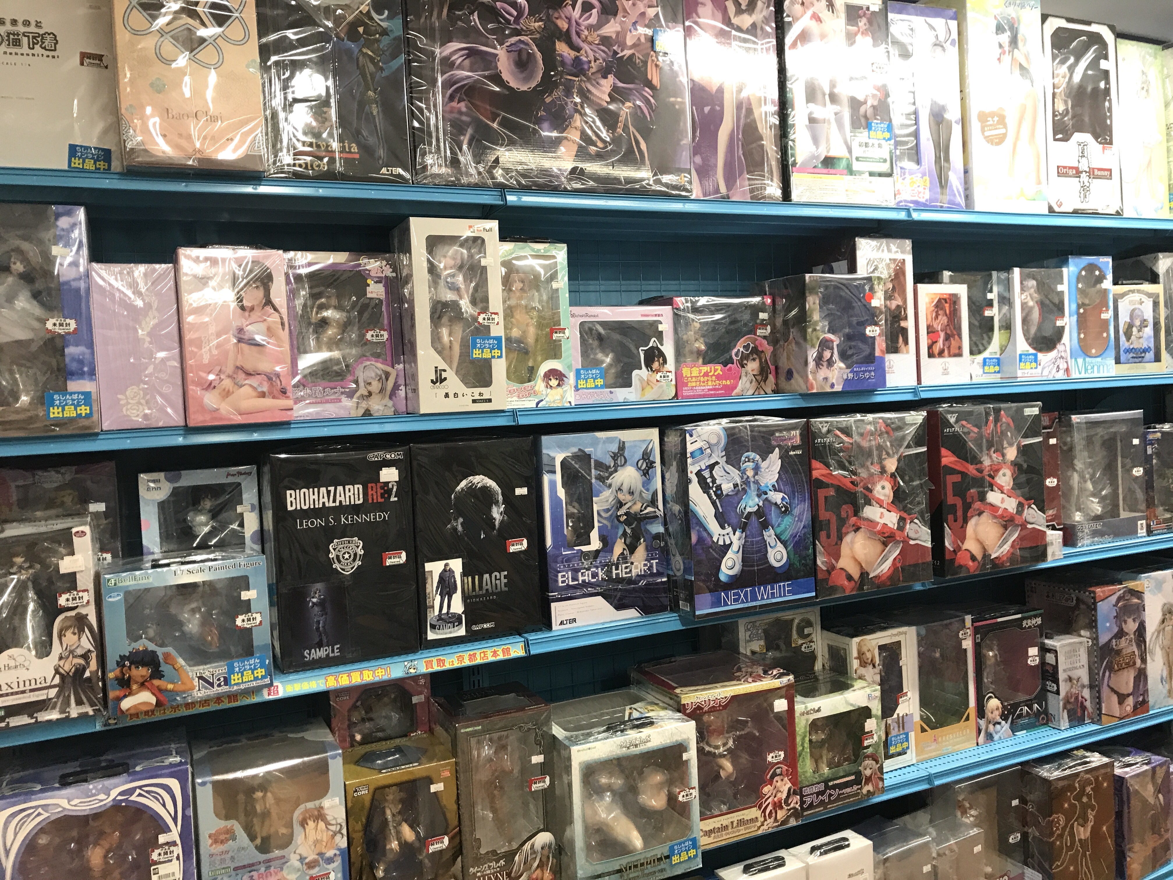 京都店2号館】京都最大級！？フィギュアを大量展開中！！ | らしんばん
