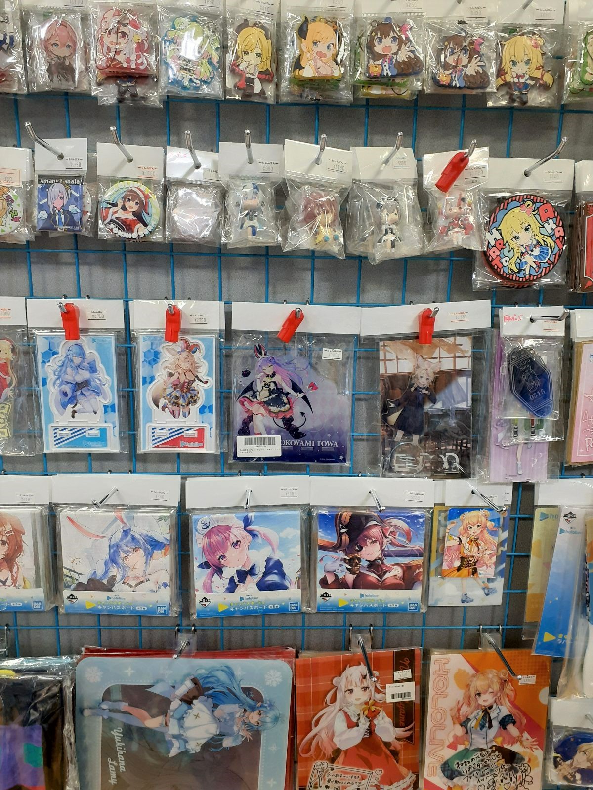 福岡天神店】ホロライブコーナー展開中！ | らしんばん