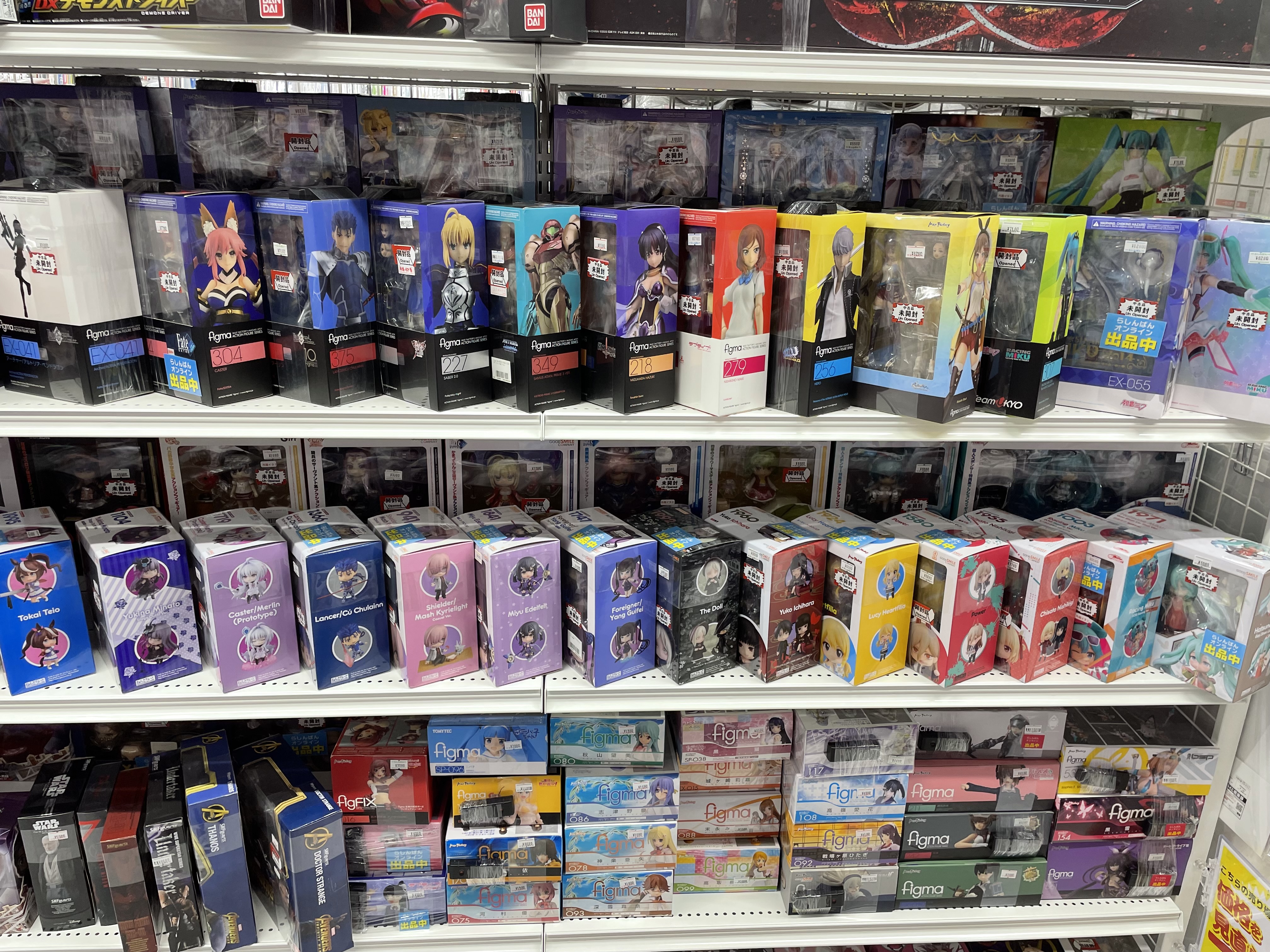 神戸店】可動式フィギュア・特撮系フィギュアコーナー展開中です