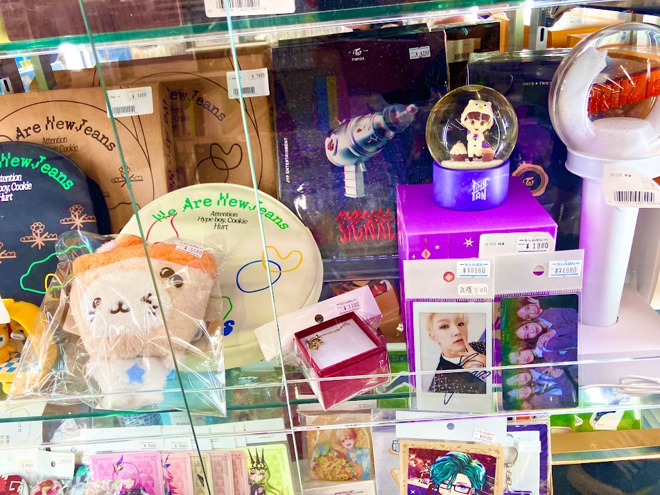 あなたの「推し」が輝く場所！当店K-POPグッズコーナーで最高の推し活