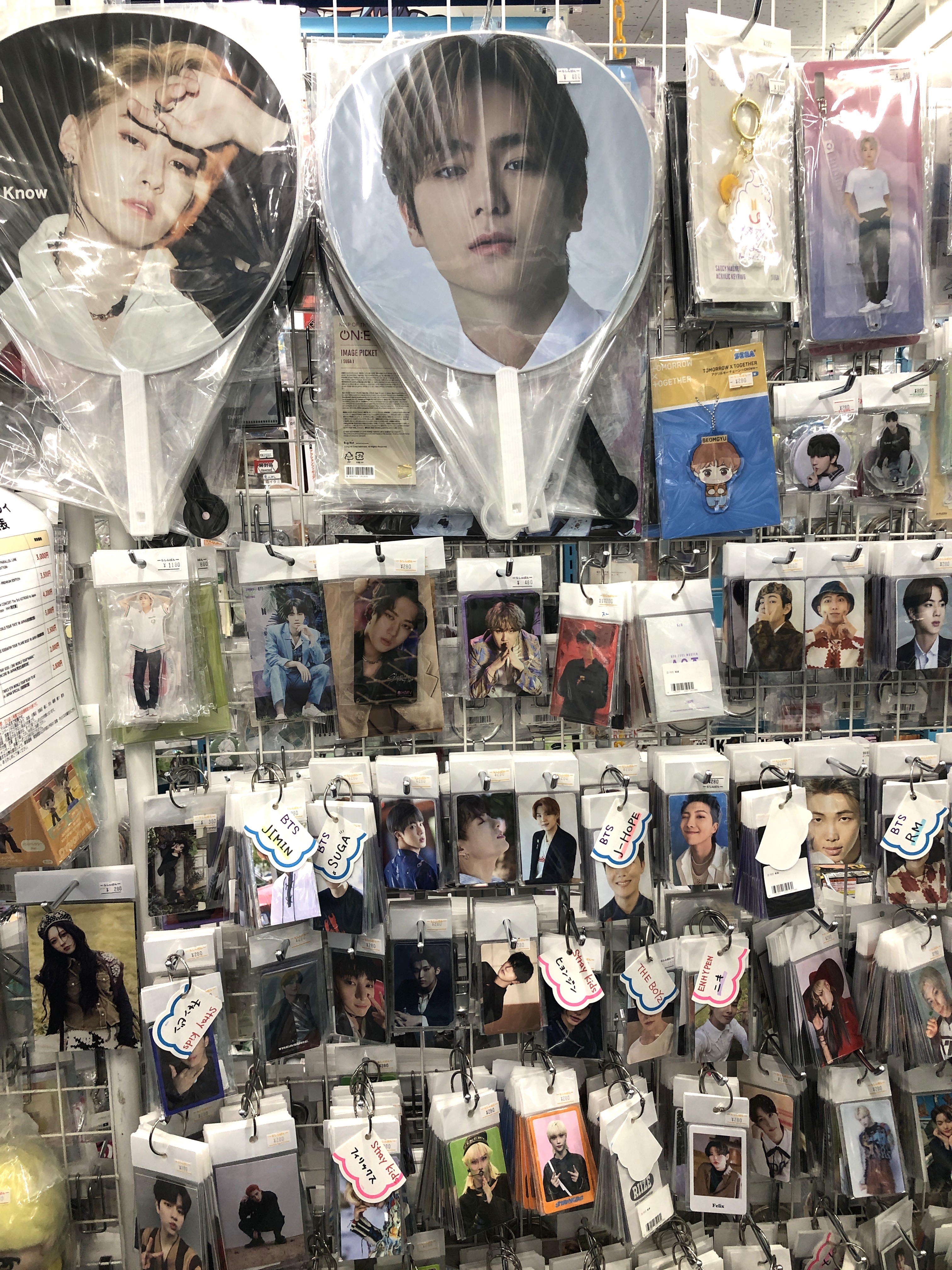 立川店2号館 K-POP商材取り扱い紹介！ | らしんばん