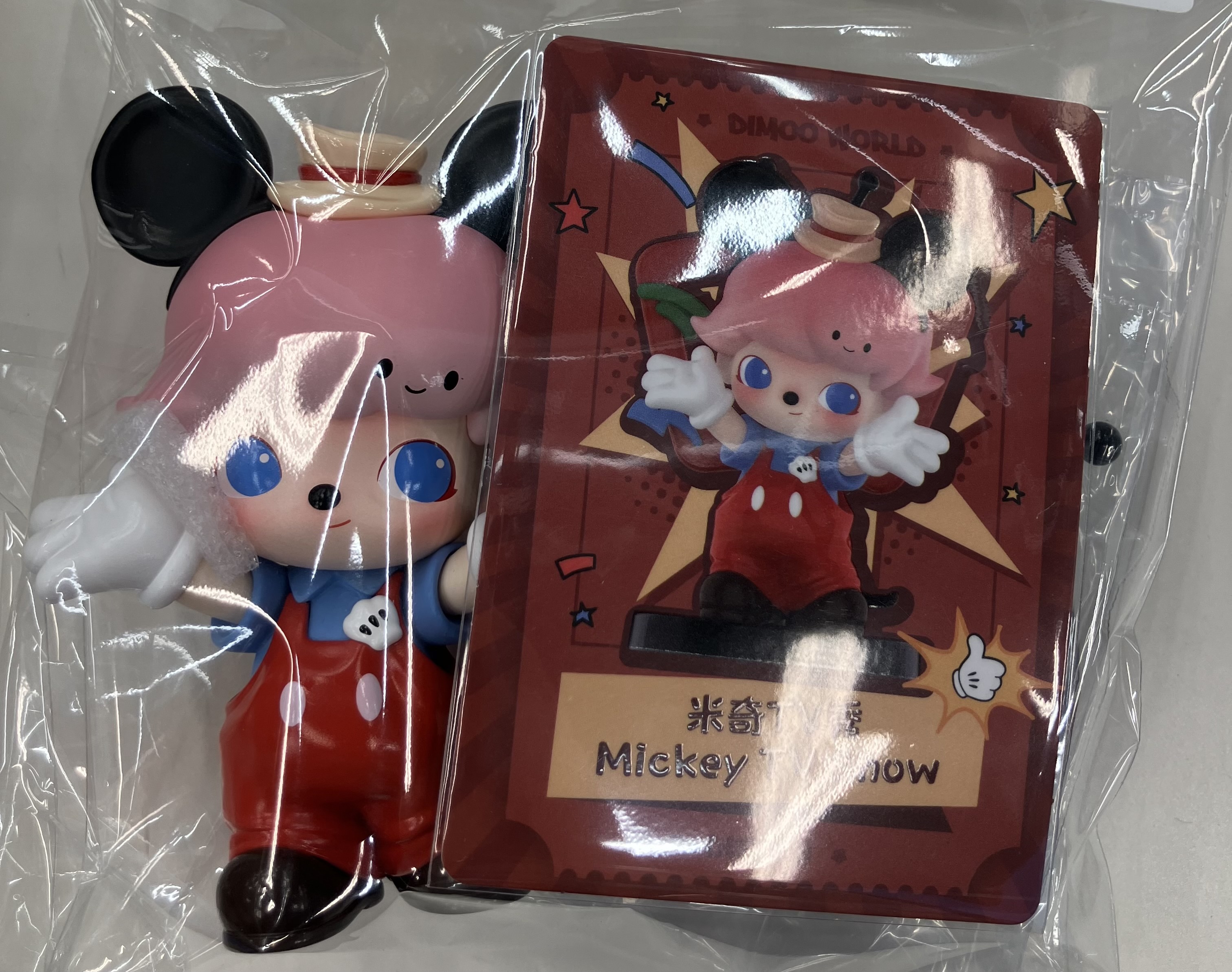 DIMOO WORLD × DISNEY フィギュア　ケース付き DIMOO WORLD × DISNEY Series Figures - POP MART (Japan)