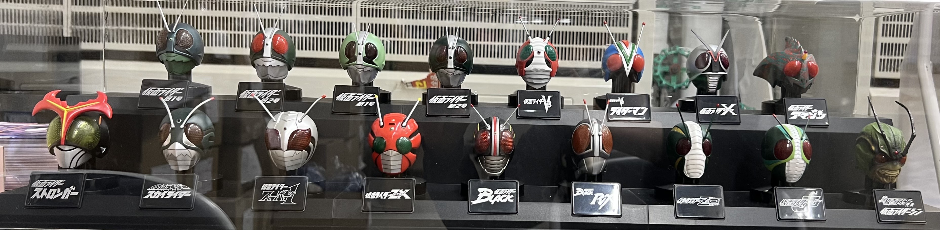 仮面ライダー マスクコレクション プレミアム発光台座ディスプレイ～序章～  【フィギュア】[バンダイ]