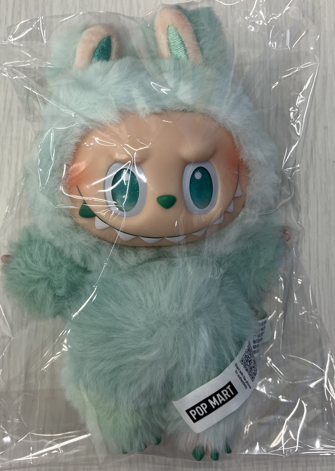 POPMART THE MONSTERS Big into Energy シリーズ ぬいぐるみペンダント LABUBU SERENITY
