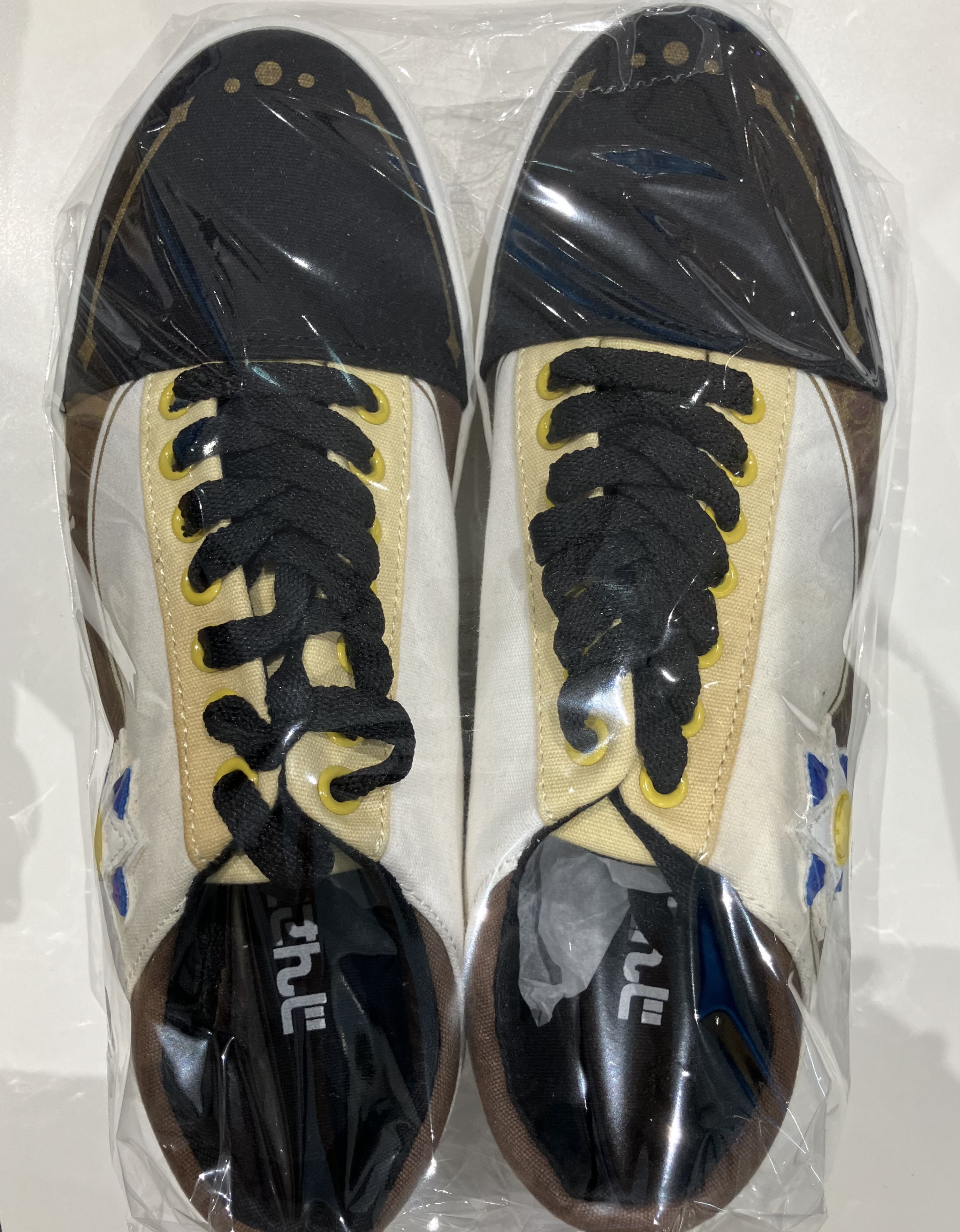 にじさんじアパレルグッズプロジェクト スニーカー イブラヒム モデル