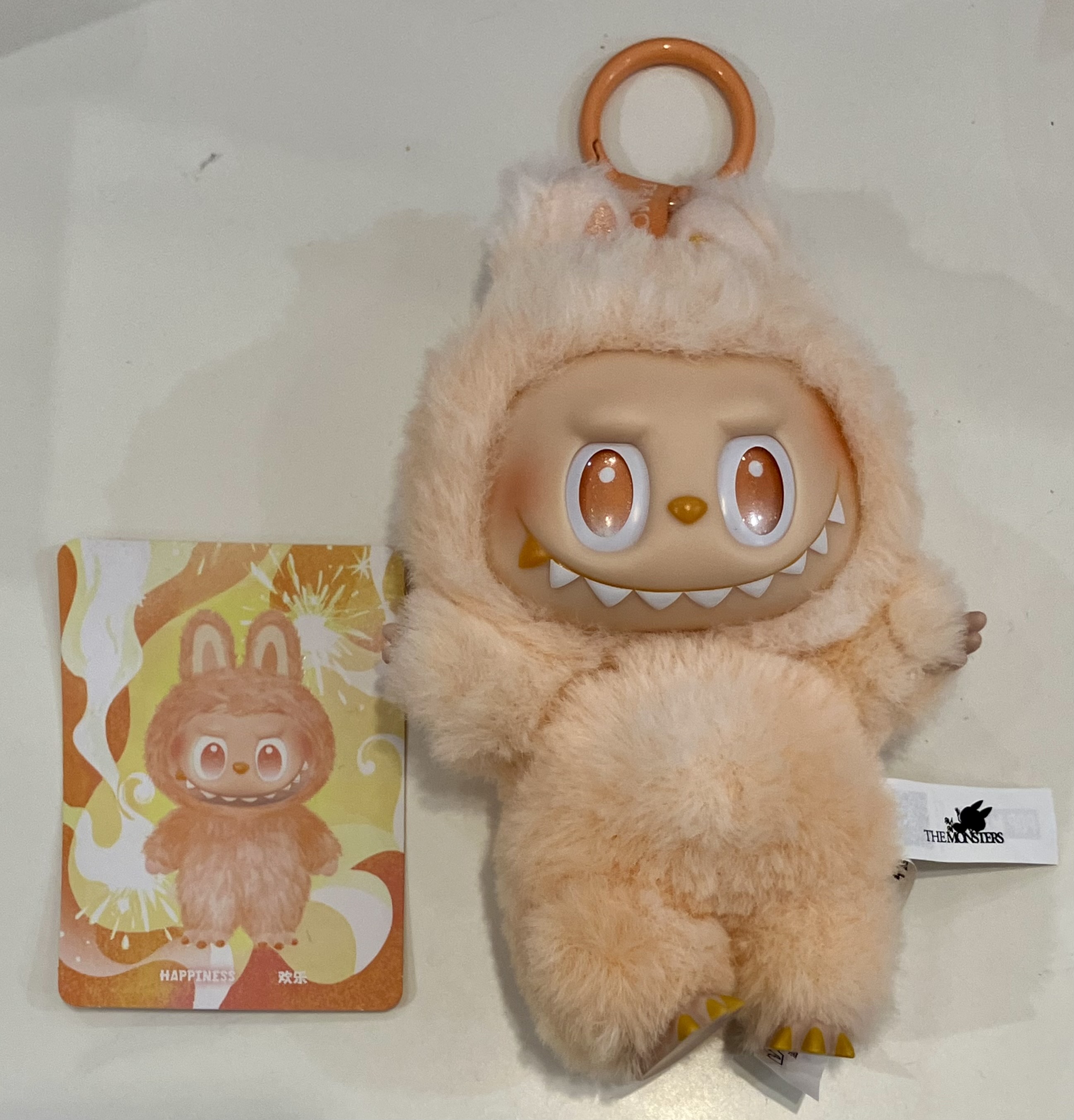 POPMART THE MONSTERS Big into Energy シリーズ ぬいぐるみペンダント LABUBU HAPPINESS