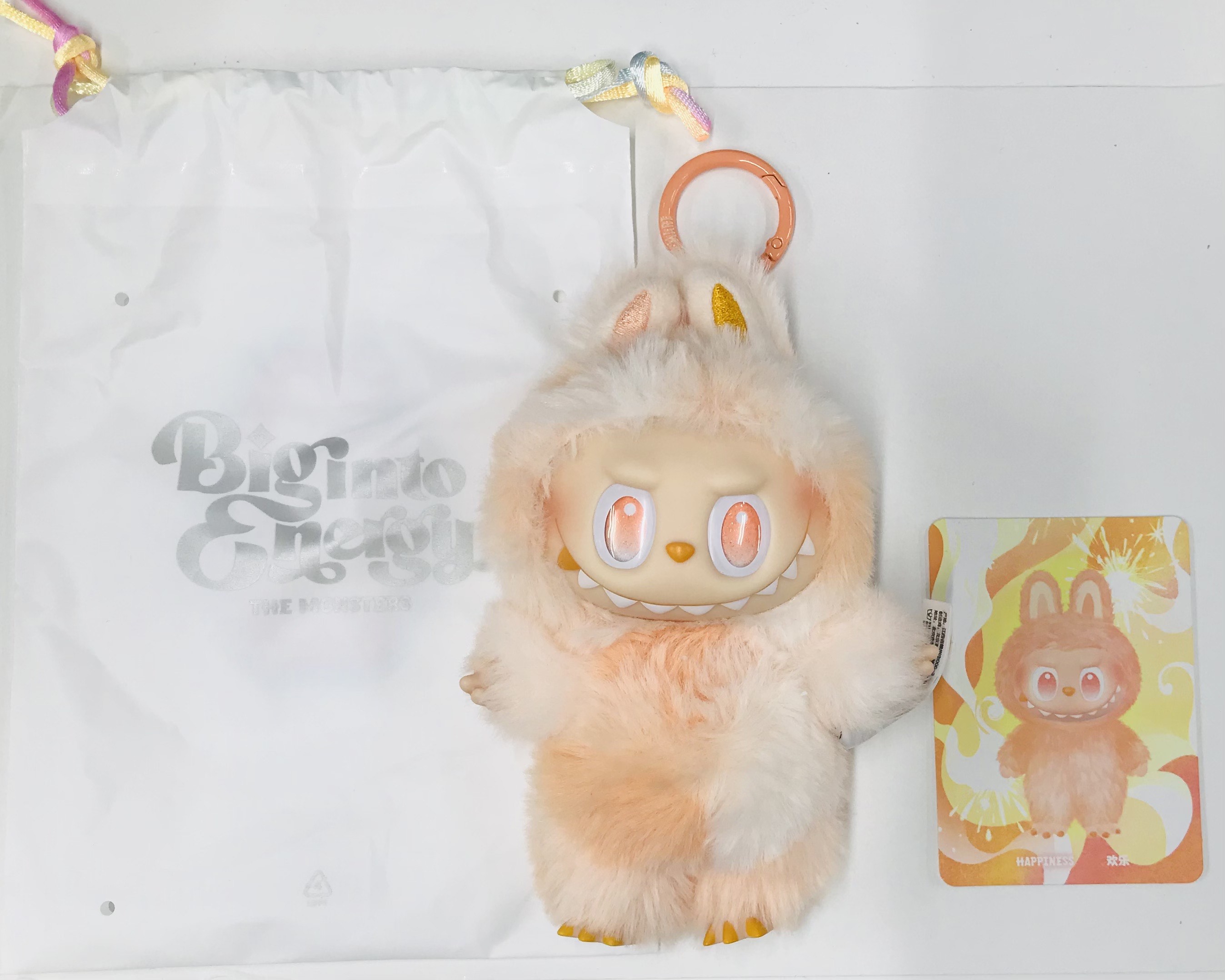 POPMART THE MONSTERS Big into Energy シリーズ ぬいぐるみペンダント LABUBU HAPPINESS