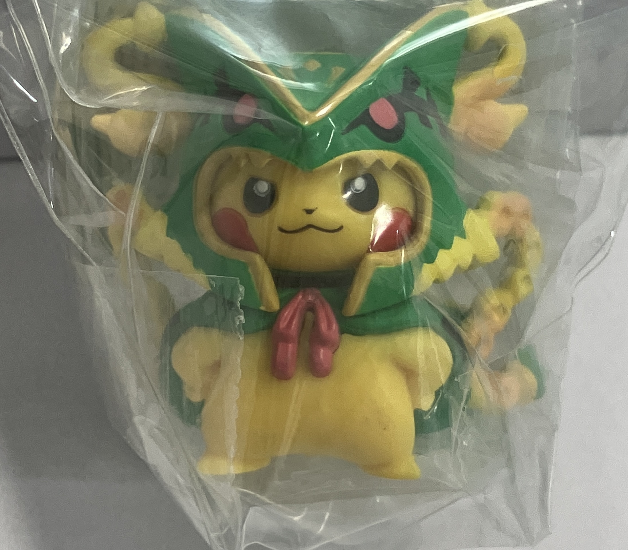 【未開封】ポケットモンスター フィギュアコレクション メガポンチョを着たピカチュウ vol.2 メガレックウザのポンチョを着たピカチュウ 【ポケモンセンター限定】 【フィギュア】[ポケモン]