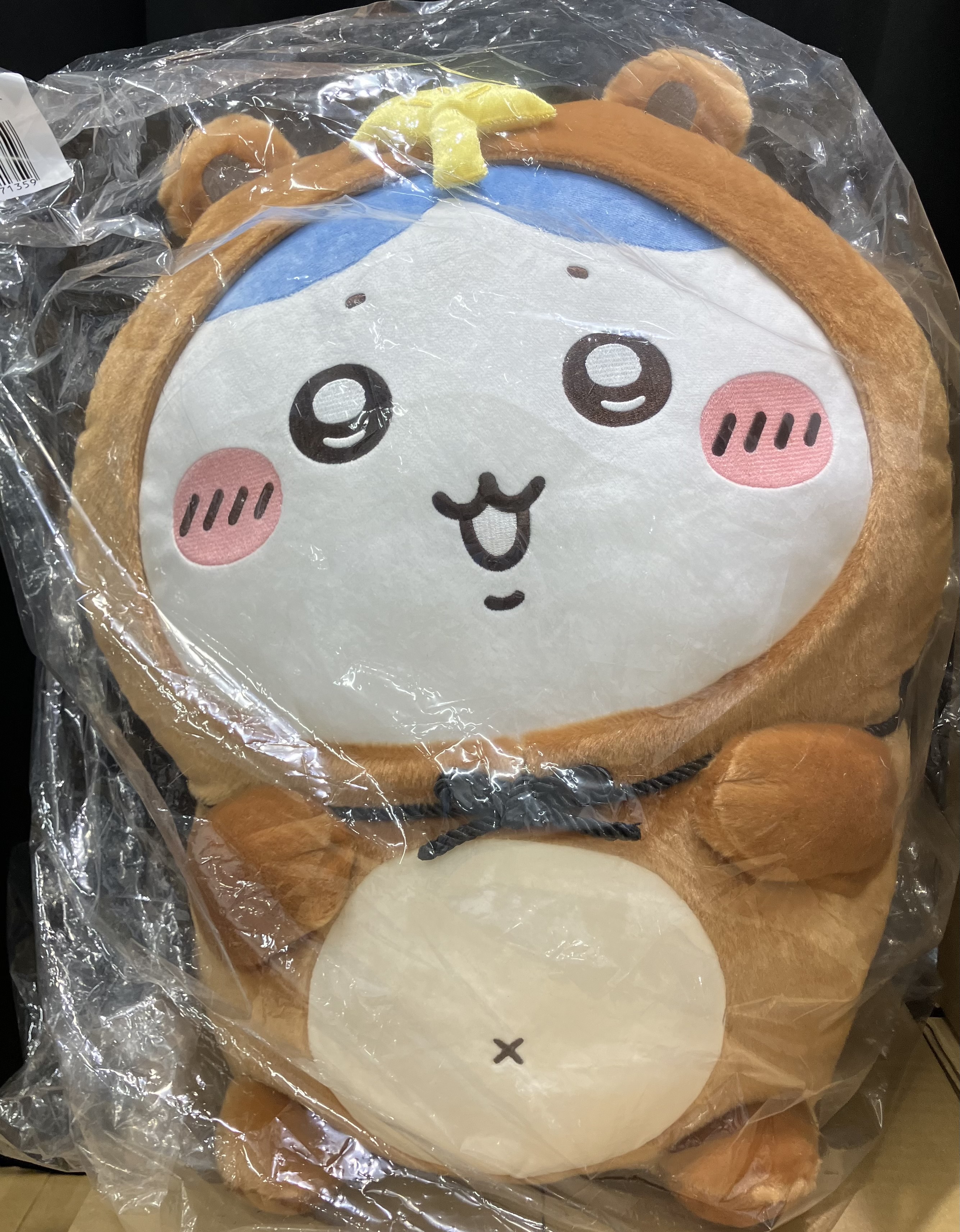 ちいかわ たぬきだもんくじ A賞 ドデカたぬきぬいぐるみ ハチワレ