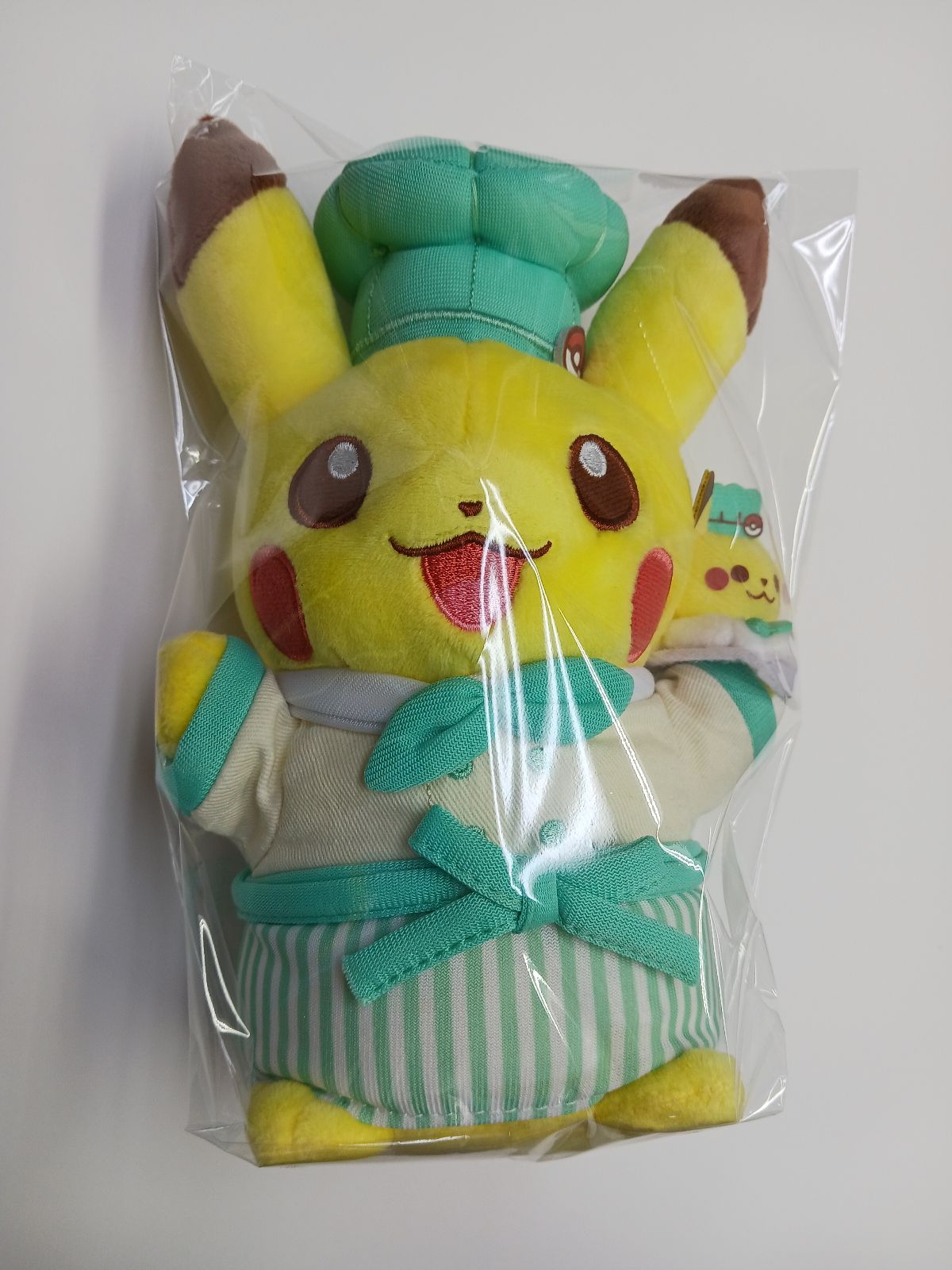 ポケットモンスター ぬいぐるみ Pikachu Sweets by Pokemon Cafe パティシエールピカチュウ