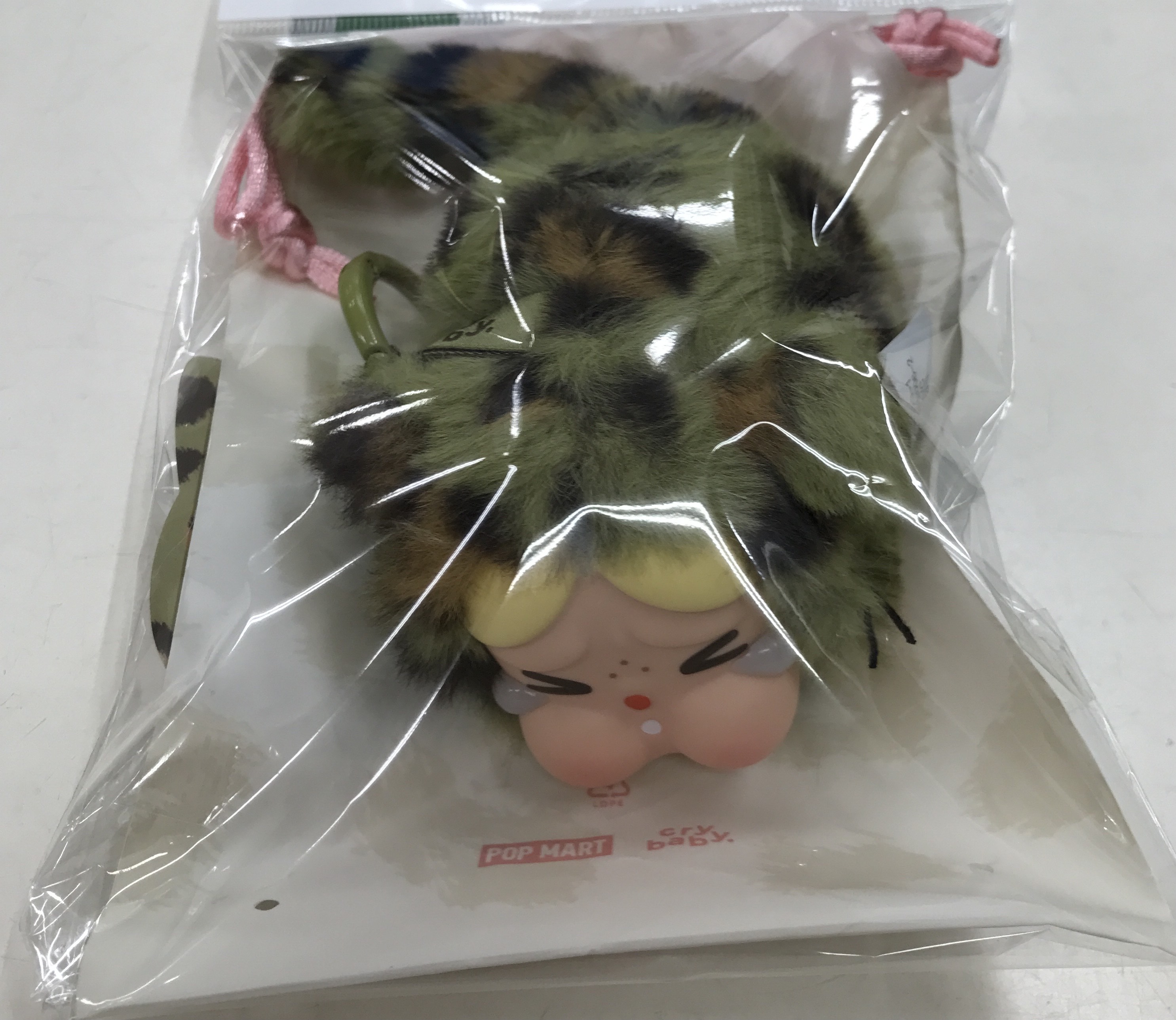 CRYBABY Wild but Cutie シリーズ ぬいぐるみペンダント Camo Cutie