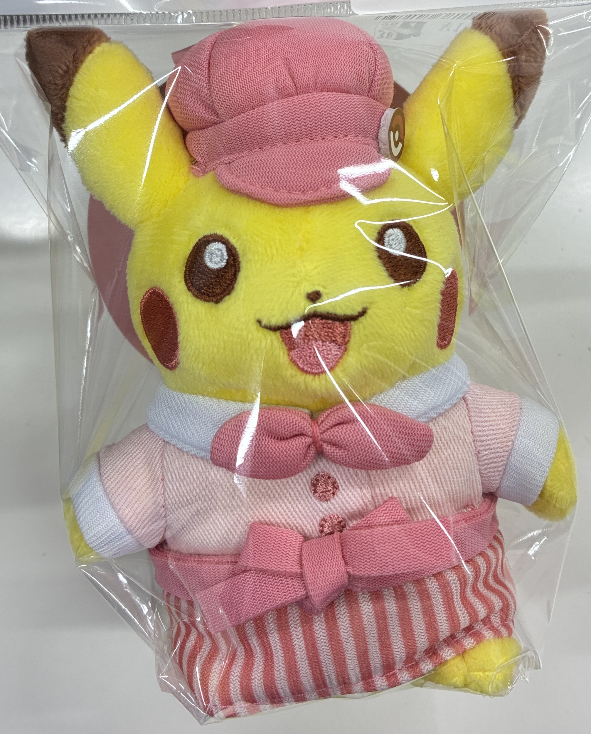 ポケットモンスター ぬいぐるみ Pikachu Sweets by Pokemon Cafe ピカチュウ♀