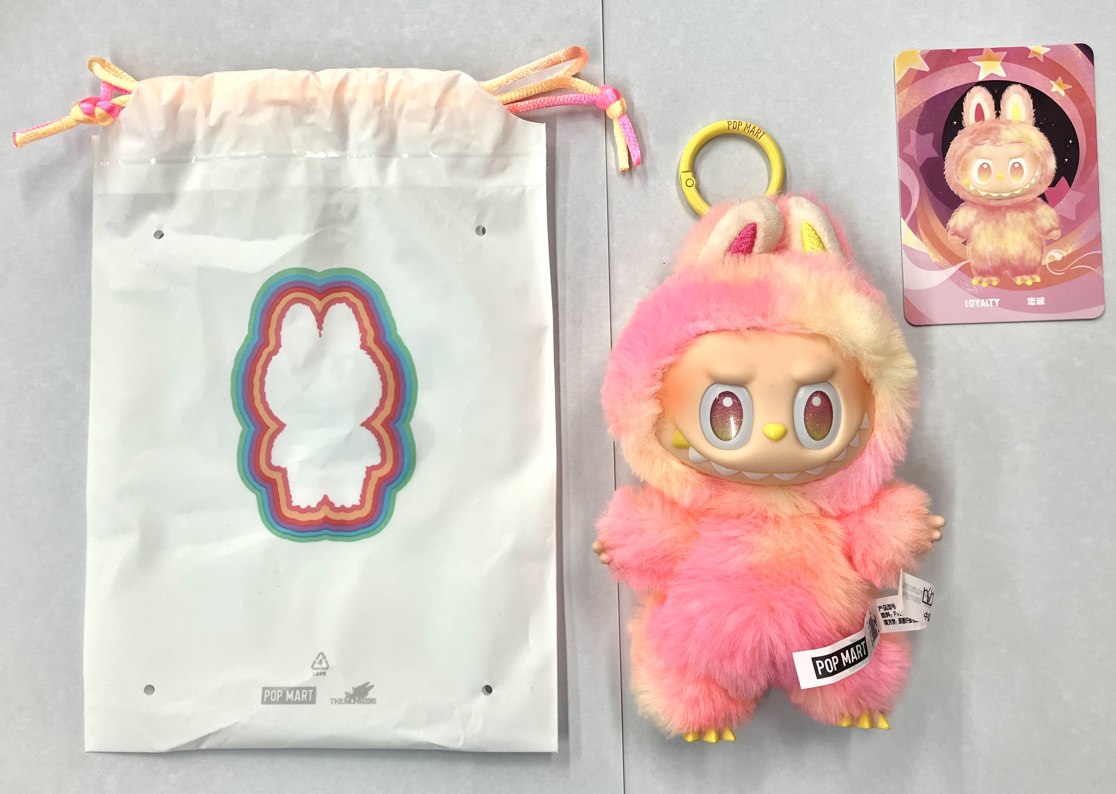 POPMART THE MONSTERS Big into Energy シリーズ ぬいぐるみペンダント LABUBU LOYALTY