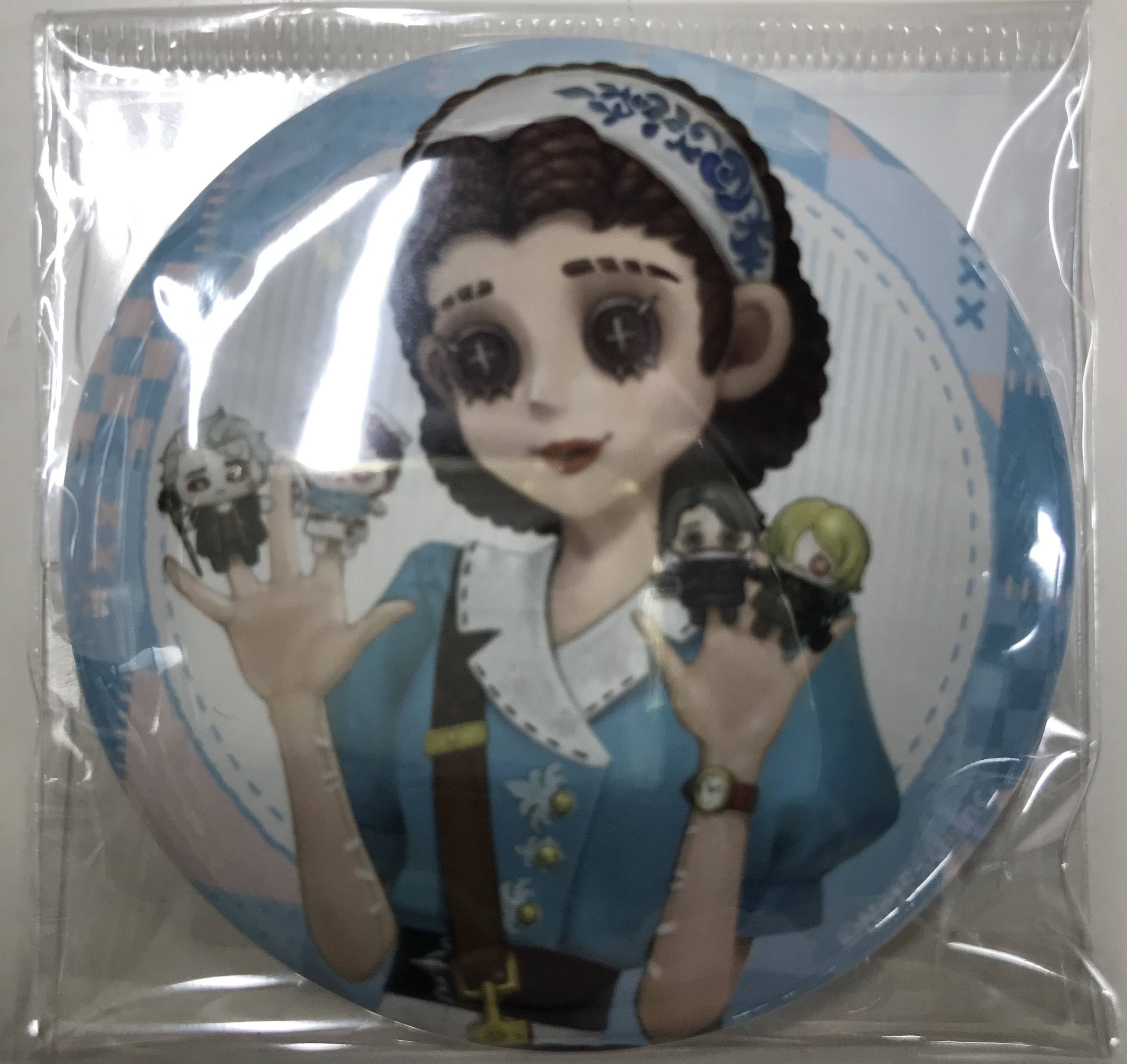 Identity V 第五人格 缶バッジ～休日のお出かけ～ 医師(エミリー・ダイアー) A