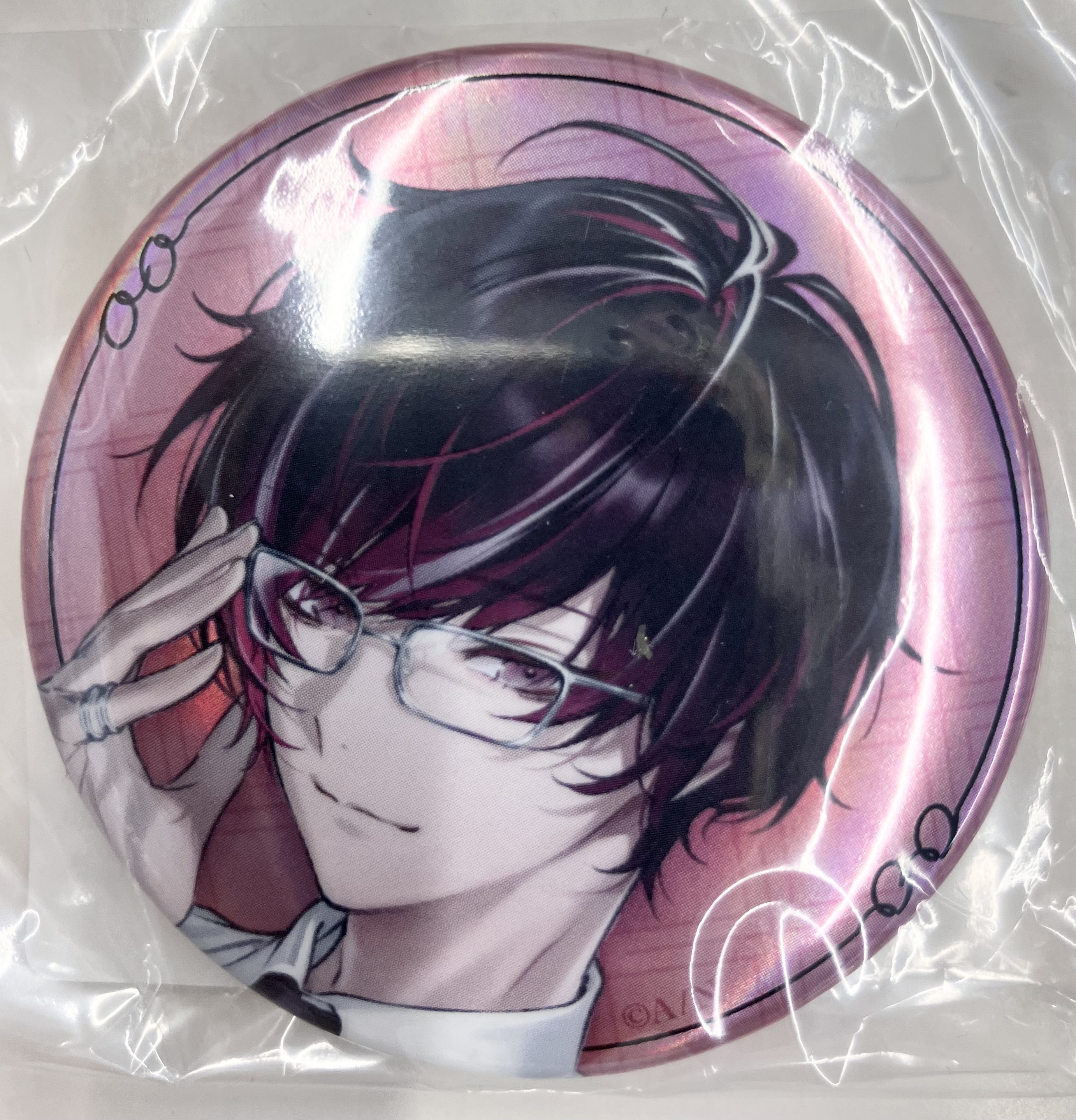 NIJISANJI EN Eyeglasses of Elegance オーロラ缶バッジ ヴェール ヴァーミリオン