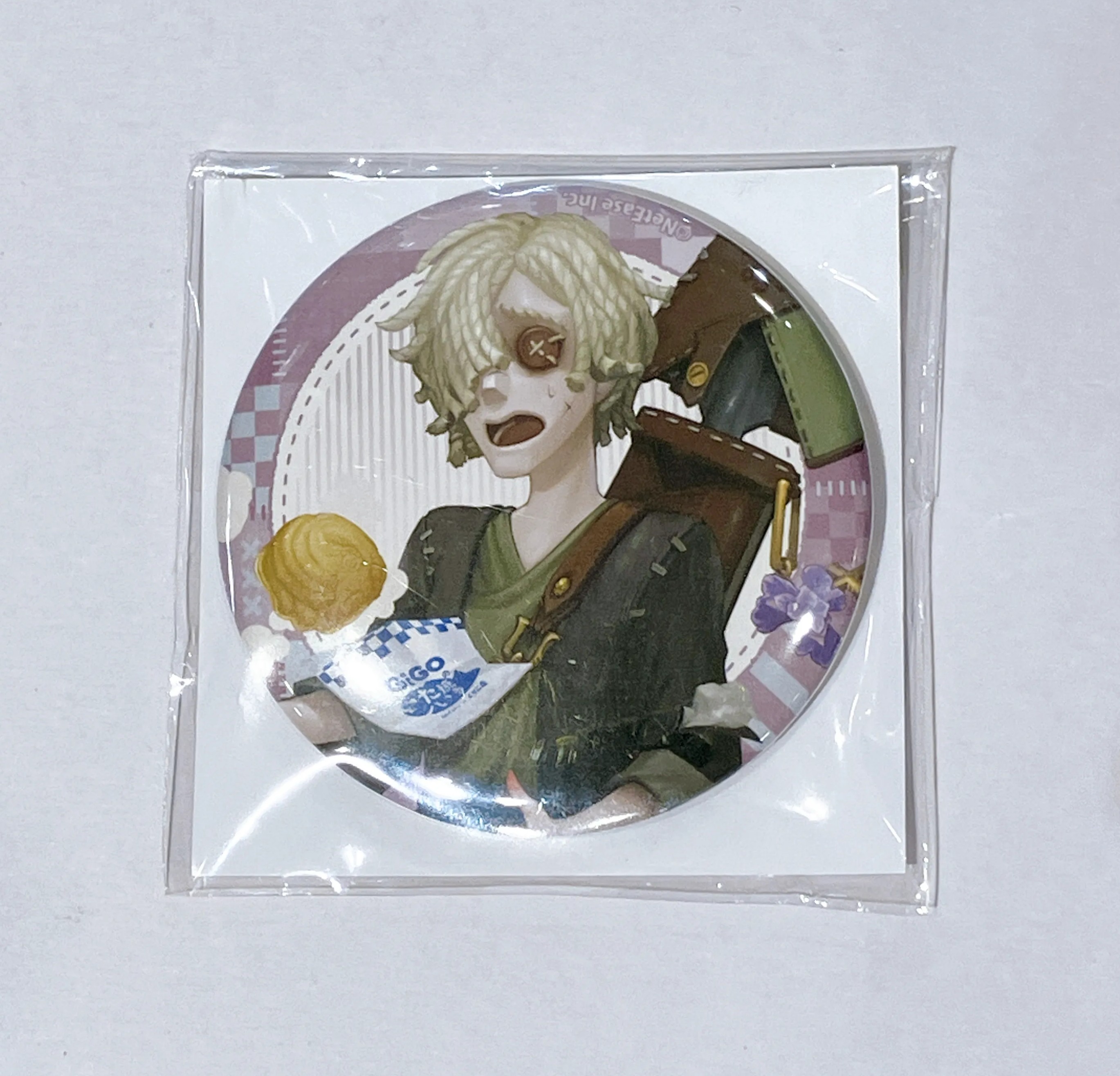 【未開封】Identity V 第五人格 缶バッジ～休日のお出かけ～ 墓守(アンドルー・クレス) A