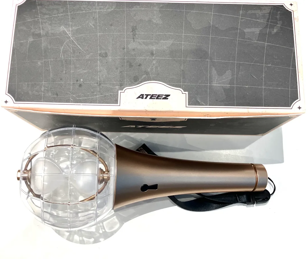 ATEEZ OFFICIAL LIGHT STICK VER.2 (公式ペンライト)