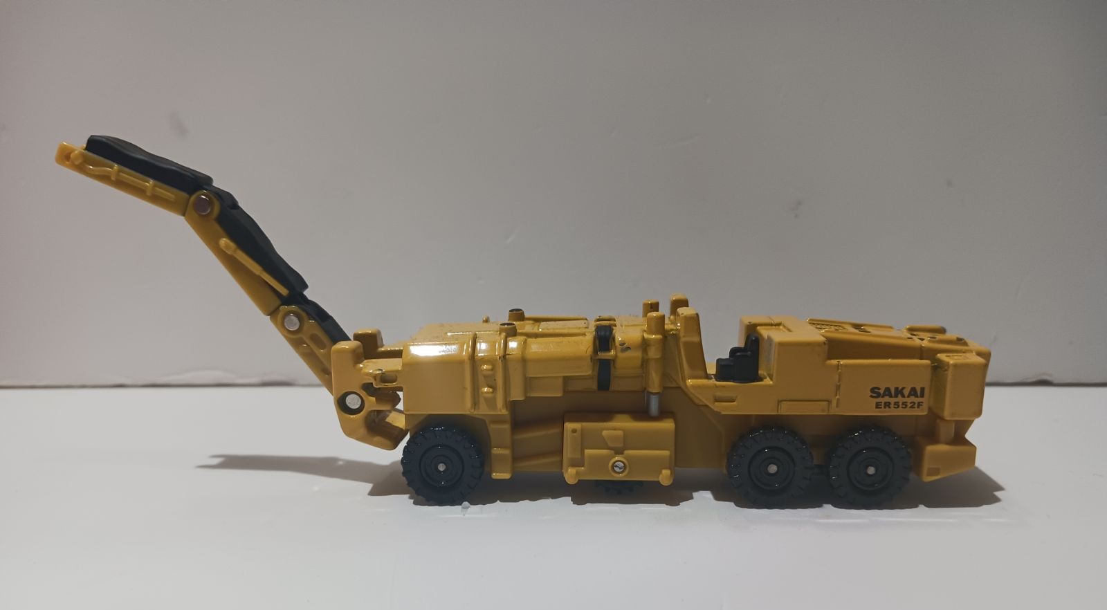 トミカ No.123 酒井重工業 ロードカッター ER552F 【フィギュア】[タカラトミー]