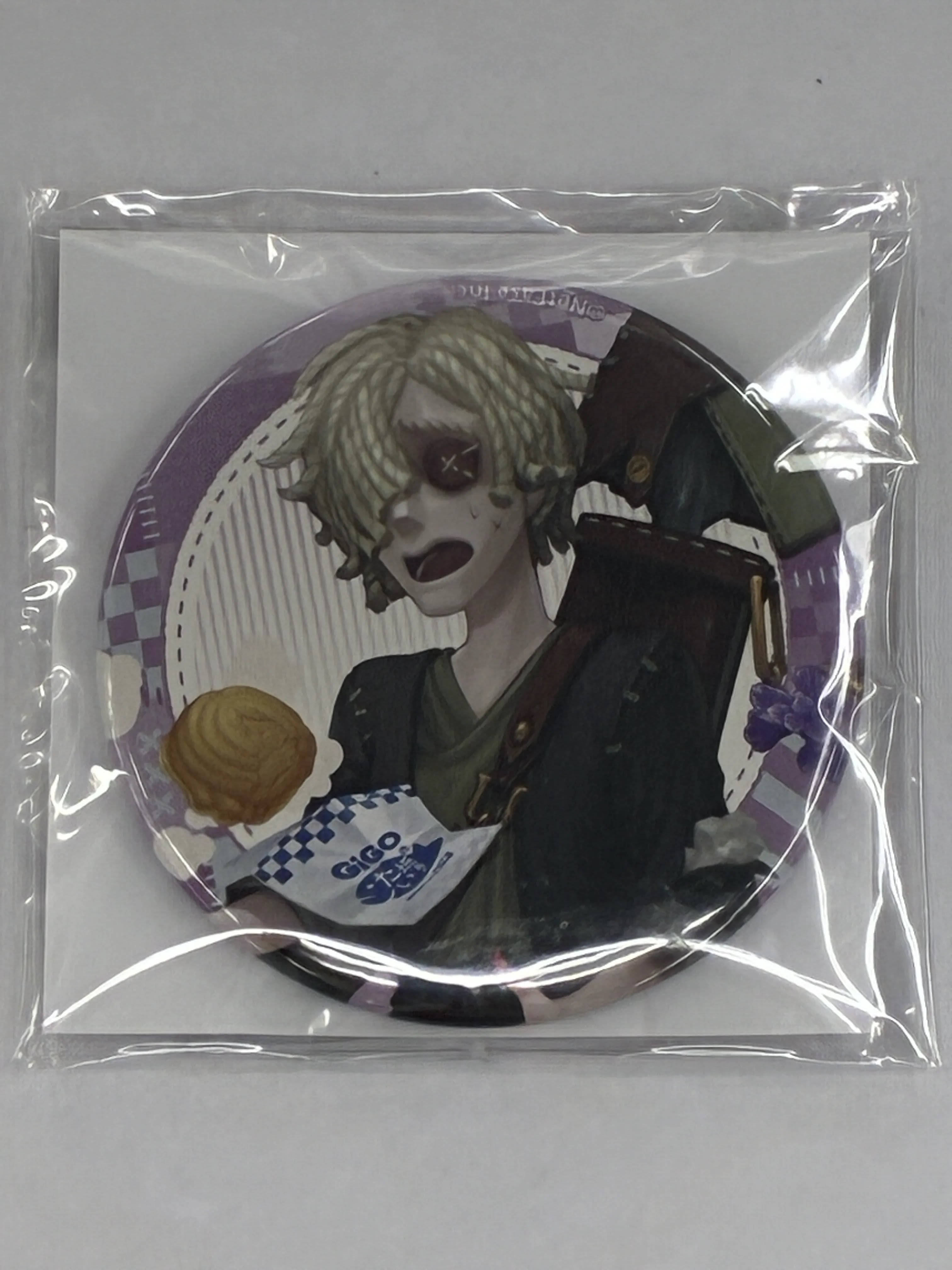 Identity V 第五人格 缶バッジ～休日のお出かけ～ 墓守(アンドルー・クレス) A