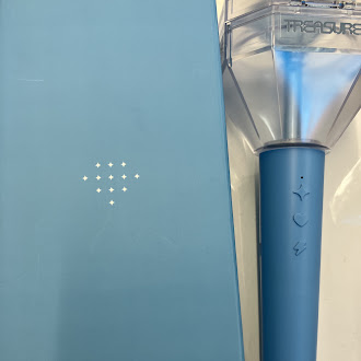TREASURE OFFICIAL LIGHT STICK