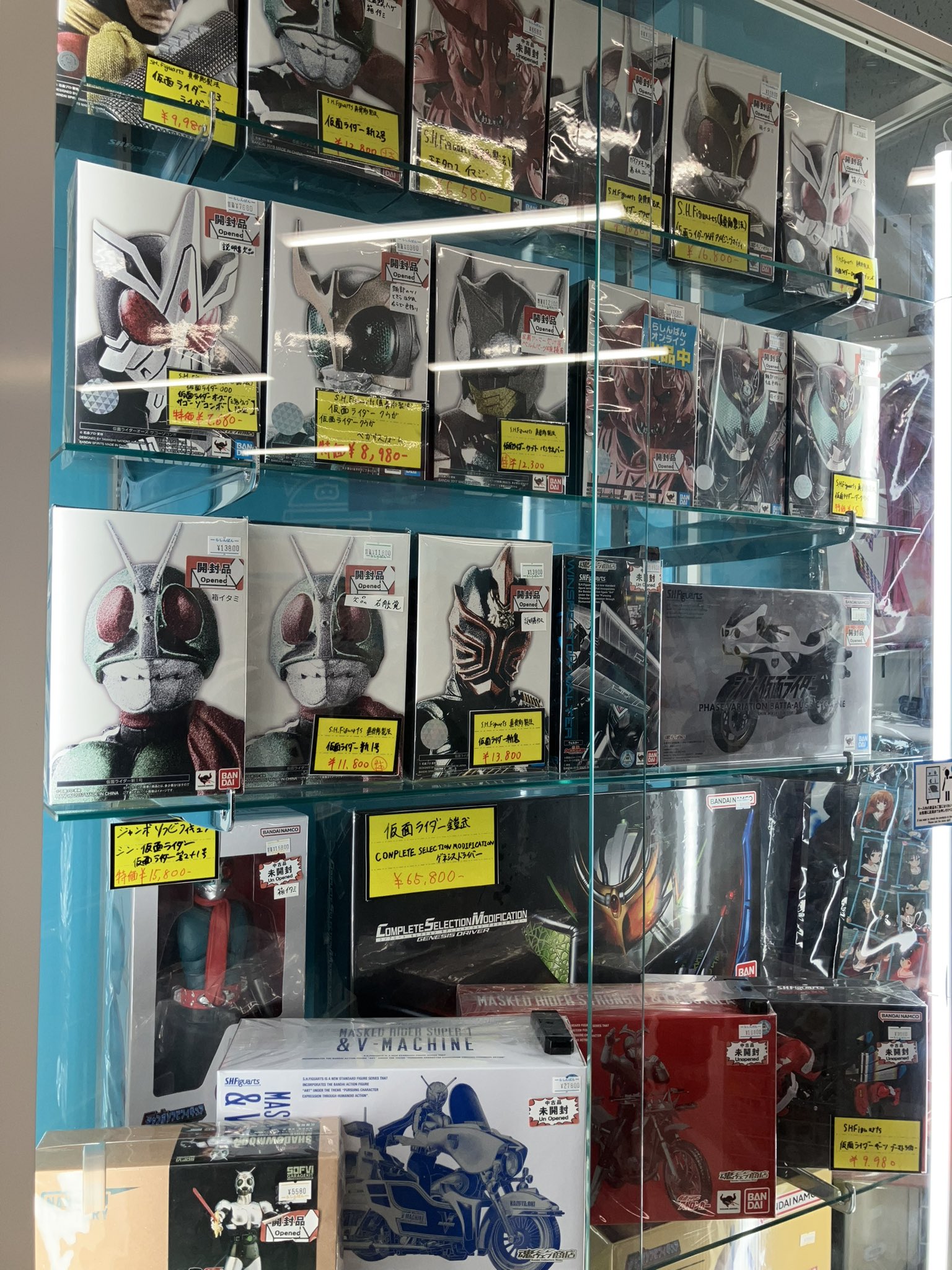 ラジオ会館店】ラジオ会館で「特撮フィギュア」を大量に展開中